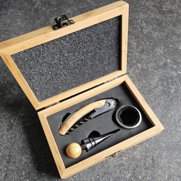 Coffret accessoires à vin gravé