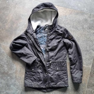 Veste doublée noire à capuche