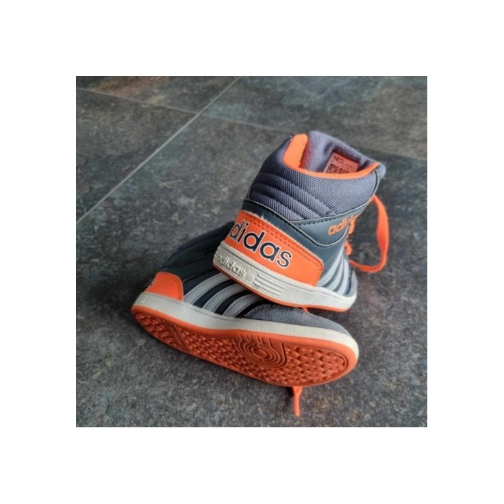 Baskets Adidas grises et oranges