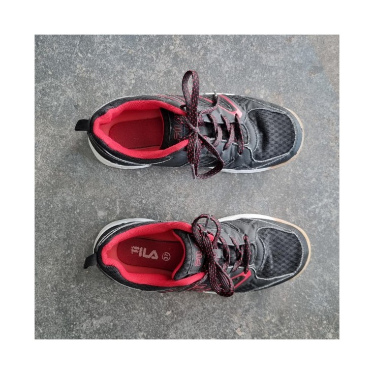 Baskets noires rouge Fila